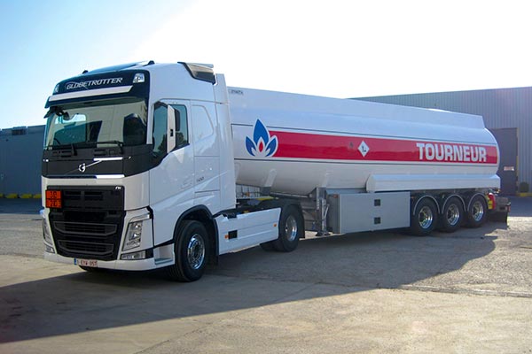 Un des camion de Mazout Tourneur