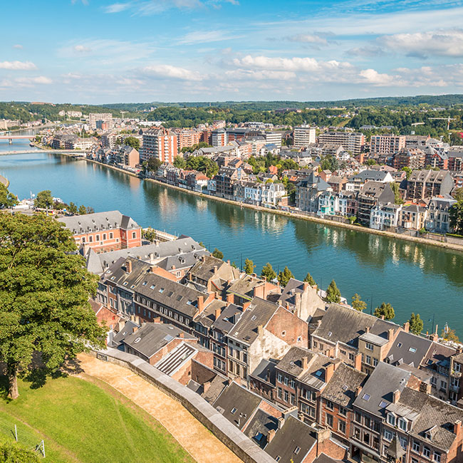 Un livreur Mazout Tourneur chez un client à Namur